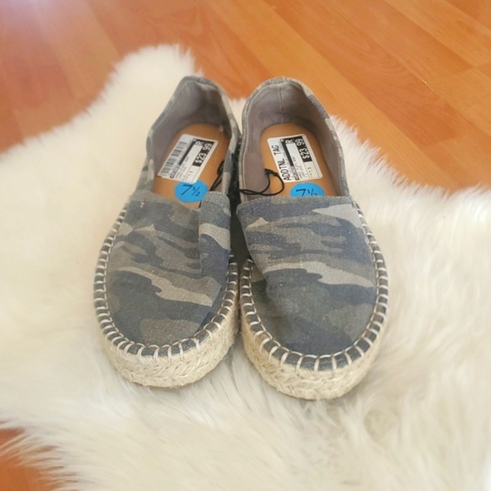 SPLENDID Laney Green Camo Platform Espadrilles 7.5 M